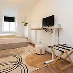 Boho Chic Markkleeberg-leipzig, Familien Apartment, 8 Min Ins Leipziger Zentrum Mit S-bahn, Seenaehe Grosser Tv Mit X Box דירה