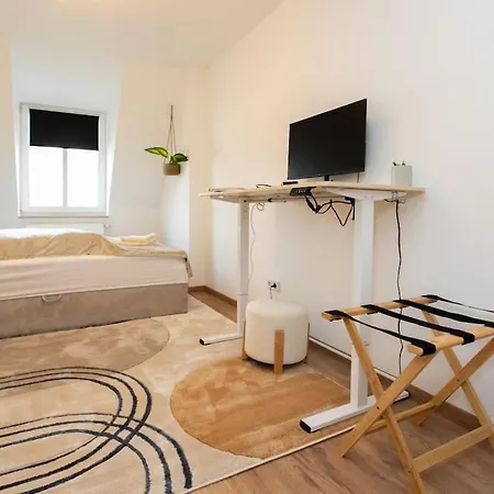 Boho Chic Markkleeberg-leipzig, Familien Apartment, 8 Min Ins Leipziger Zentrum Mit S-bahn, Seenaehe Grosser Tv Mit X Box Lägenhet