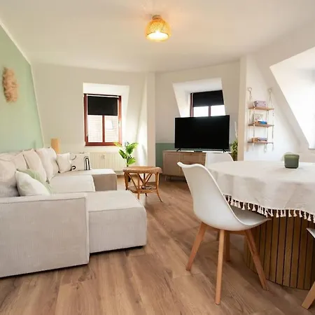 Boho Chic Markkleeberg-leipzig, Familien Apartment, 8 Min Ins Leipziger Zentrum Mit S-bahn, Seenaehe Grosser Tv Mit X Box Lägenhet *