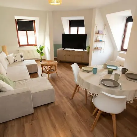 Διαμέρισμα Boho Chic Markkleeberg-leipzig, Familien Apartment, 8 Min Ins Leipziger Zentrum Mit S-bahn, Seenaehe Grosser Tv Mit X Box