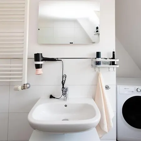 Boho Chic Markkleeberg, In Seenaehe, 8 Min Bis Ins Leipziger Zentrum Mit Der S-bahn, Fast Wifi Appartement