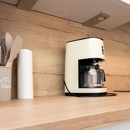 Boho Chic Markkleeberg-leipzig, Familien Apartment, 8 Min Ins Leipziger Zentrum Mit S-bahn, Seenaehe Grosser Tv Mit X Box