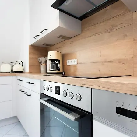 Boho Chic Markkleeberg-leipzig, Familien Apartment, 8 Min Ins Leipziger Zentrum Mit S-bahn, Seenaehe Grosser Tv Mit X Box Appartamento Markkleeberg