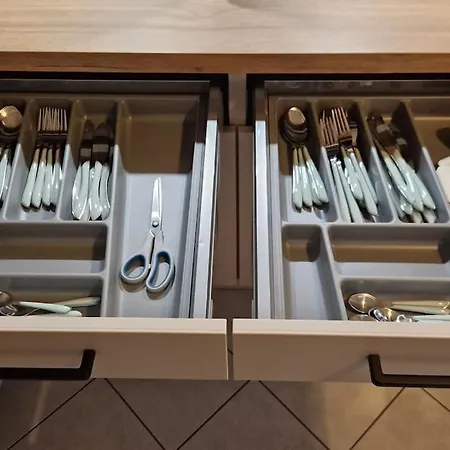Boho Chic Markkleeberg-leipzig, Familien Apartment, 8 Min Ins Leipziger Zentrum Mit S-bahn, Seenaehe Grosser Tv Mit X Box Markkleeberg