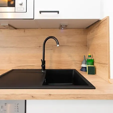 Διαμέρισμα Boho Chic Markkleeberg-leipzig, Familien Apartment, 8 Min Ins Leipziger Zentrum Mit S-bahn, Seenaehe Grosser Tv Mit X Box