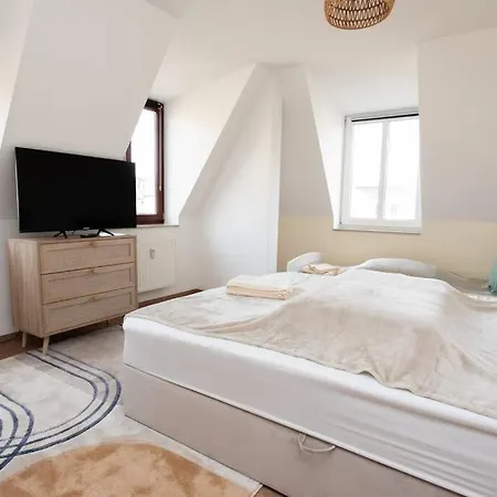 Διαμέρισμα Boho Chic Markkleeberg-leipzig, Familien Apartment, 8 Min Ins Leipziger Zentrum Mit S-bahn, Seenaehe Grosser Tv Mit X Box